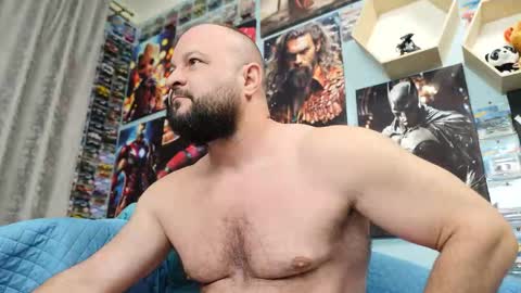 Snapshot of thephenomone chatting on 10/02/25, 03:57 Chris online show from 10/02/25, 03:57