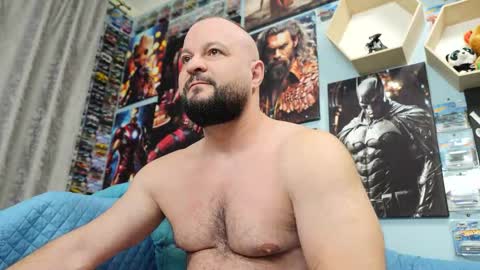 Snapshot of thephenomone chatting on 10/03/25, 04:20 Chris online show from 10/03/25, 04:20