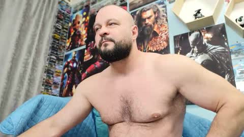 Snapshot of thephenomone chatting on 10/05/25, 04:55 Chris online show from 10/05/25, 04:55