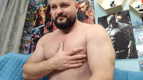 Snapshot of thephenomone chatting on 10/06/25, 02:36 Chris online show from 10/06/25, 02:36