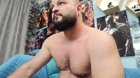 Snapshot of thephenomone chatting on 10/14/25, 05:58 Chris online show from 10/14/25, 05:58