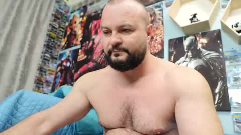 Snapshot of thephenomone chatting on 10/22/25, 04:46 Chris online show from 10/22/25, 04:46