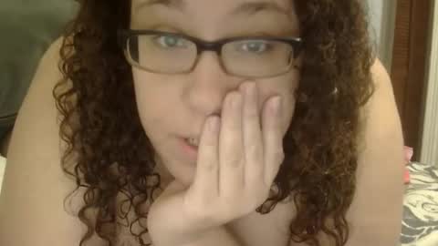 Snapshot of theplayfulbbw chatting on 10/25/25, 05:08 Amelia online show from 10/25/25, 05:08