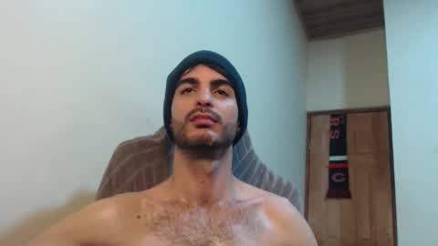 Snapshot of therazhanen chatting on 10/20/25, 05:52 Santiago Enrique online show from 10/20/25, 05:52