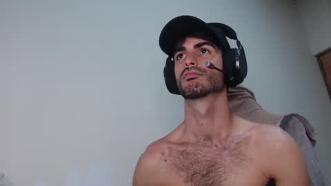 Santiago Enrique online show from 04/29/26, 07:34