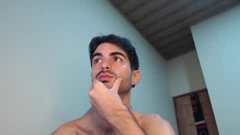 Santiago Enrique online show from 05/24/26, 06:18