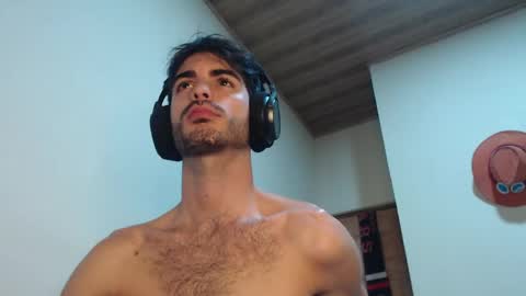 Santiago Enrique online show from 05/25/26, 05:24