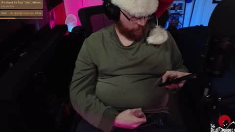 Snapshot of therealbumbles chatting on 12/22/25, 04:04 Bumbles or B online show from 12/22/25, 04:04