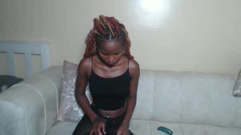 Snapshot of therealdesire chatting on 03/20/26, 01:10 therealdesire online show from 03/20/26, 01:10