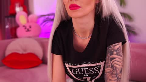 Snapshot of therealfallingangel chatting on 02/02/25, 01:52 Deea  online show from 02/02/25, 01:52