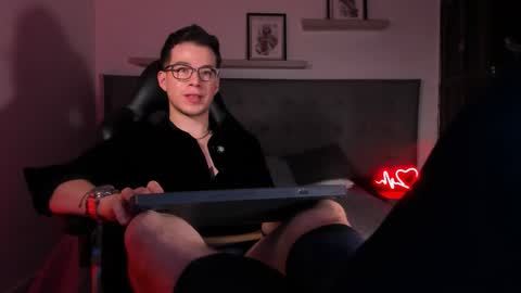     4th  online show from 10/20/25, 06:41