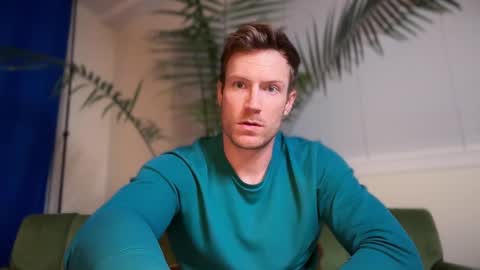 Snapshot of therealveggieboy chatting on 11/30/25, 02:15 Pookie online show from 11/30/25, 02:15