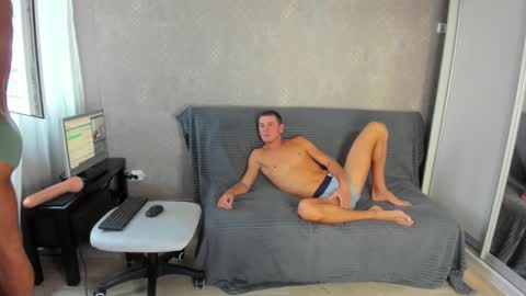 Snapshot of thermalsis chatting on 10/20/25, 08:15 Sasha Zhenya online show from 10/20/25, 08:15