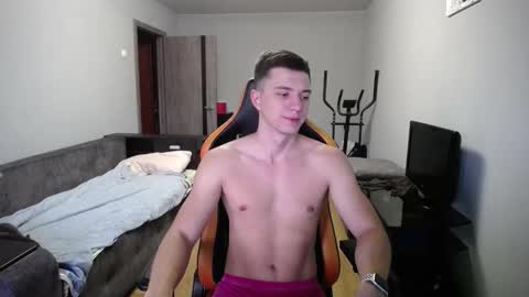 Nick   online show from 09/18/25, 04:58