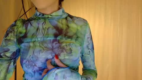 Snapshot of therose_mar chatting on 09/20/25, 10:33 Mar online show from 09/20/25, 10:33