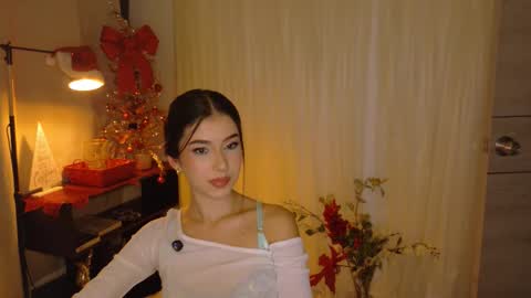 Snapshot of therose_mar chatting on 11/30/25, 12:03 Mar online show from 11/30/25, 12:03