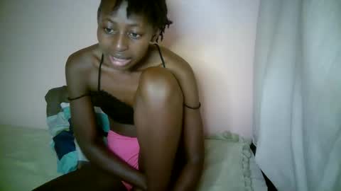 Snapshot of therry_heart chatting on 09/13/25, 02:44 hearty online show from 09/13/25, 02:44