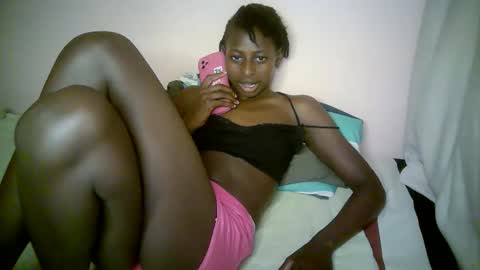 Snapshot of therry_heart chatting on 09/13/25, 07:02 hearty online show from 09/13/25, 07:02