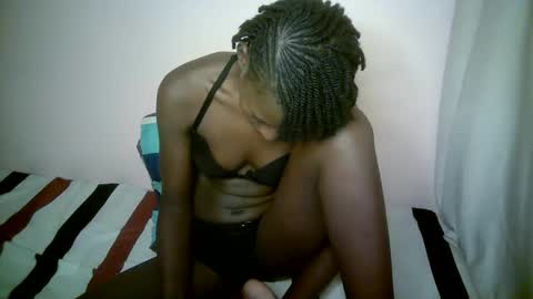 Snapshot of therry_heart chatting on 09/14/25, 09:19 hearty online show from 09/14/25, 09:19