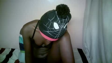 Snapshot of therry_heart chatting on 09/15/25, 03:39 hearty online show from 09/15/25, 03:39