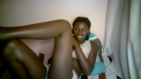 Snapshot of therry_heart chatting on 09/23/25, 07:28 hearty online show from 09/23/25, 07:28