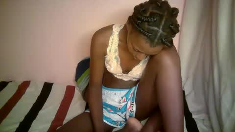 Snapshot of therry_heart chatting on 09/24/25, 09:12 hearty online show from 09/24/25, 09:12