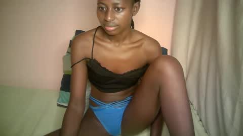 Snapshot of therry_heart chatting on 09/25/25, 02:26 hearty online show from 09/25/25, 02:26