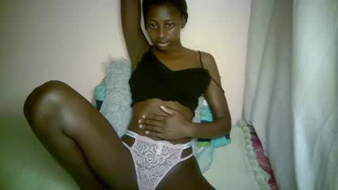 Snapshot of therry_heart chatting on 09/26/25, 02:59 hearty online show from 09/26/25, 02:59