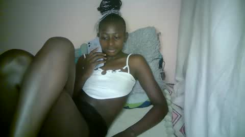 Snapshot of therry_heart chatting on 09/28/25, 07:08 hearty online show from 09/28/25, 07:08