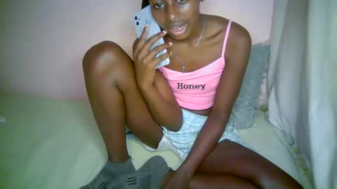 Snapshot of therry_heart chatting on 09/29/25, 10:53 hearty online show from 09/29/25, 10:53