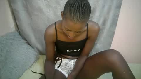 Snapshot of therry_heart chatting on 10/07/25, 07:11 hearty online show from 10/07/25, 07:11