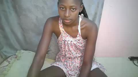 Snapshot of therry_heart chatting on 10/09/25, 09:40 hearty online show from 10/09/25, 09:40