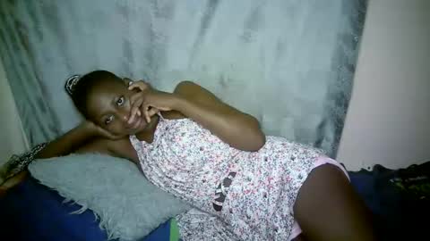 Snapshot of therry_heart chatting on 10/10/25, 10:09 hearty online show from 10/10/25, 10:09