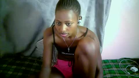 Snapshot of therry_heart chatting on 10/25/25, 09:20 hearty online show from 10/25/25, 09:20