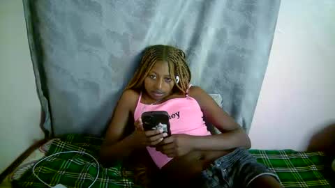 Snapshot of therry_heart chatting on 11/12/25, 09:03 hearty online show from 11/12/25, 09:03