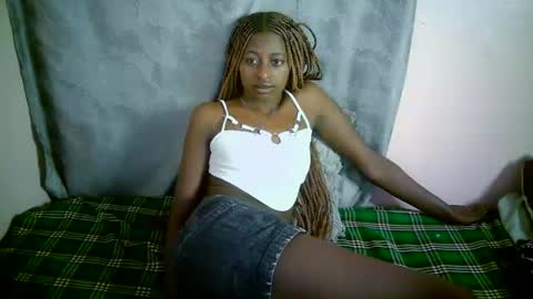 Snapshot of therry_heart chatting on 11/14/25, 09:19 hearty online show from 11/14/25, 09:19