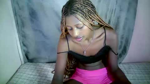 Snapshot of therry_heart chatting on 12/14/25, 11:04 hearty online show from 12/14/25, 11:04