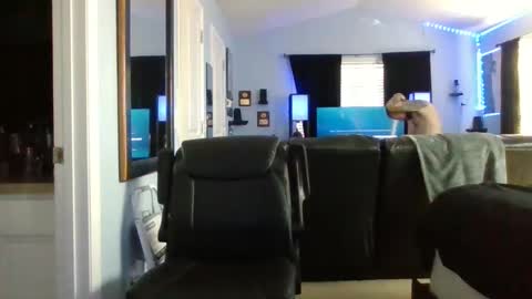 Snapshot of thesexorcist1984 chatting on 09/29/25, 03:39 James online show from 09/29/25, 03:39