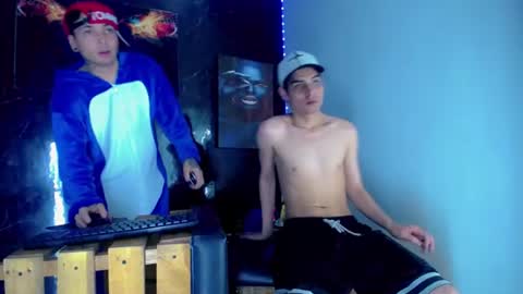 Snapshot of theshamefulboys chatting on 06/12/26, 12:09 David y Daniel online show from 06/12/26, 12:09