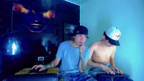 Snapshot of theshamefulboys chatting on 06/19/26, 09:18 David y Daniel online show from 06/19/26, 09:18