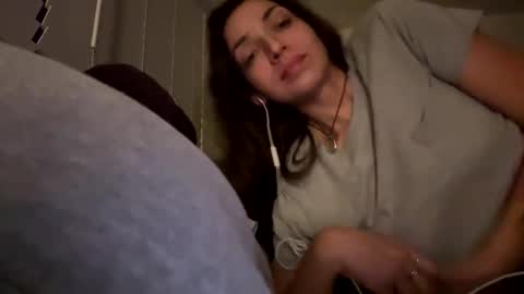 Snapshot of thesirengirl chatting on 10/27/25, 10:41 thesirengirl online show from 10/27/25, 10:41