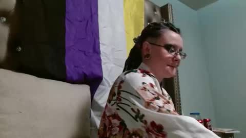 Snapshot of thesirenscall chatting on 12/04/25, 11:57 Siren of the Fae online show from 12/04/25, 11:57