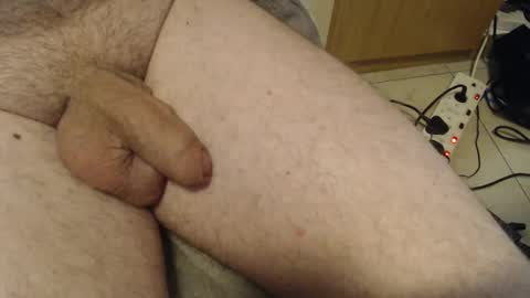 Snapshot of thesneakysqueeker chatting on 12/10/24, 10:06 Peter online show from 12/10/24, 10:06