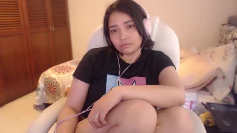 Snapshot of thetalkingbutt chatting on 09/26/25, 02:21 Mai online show from 09/26/25, 02:21