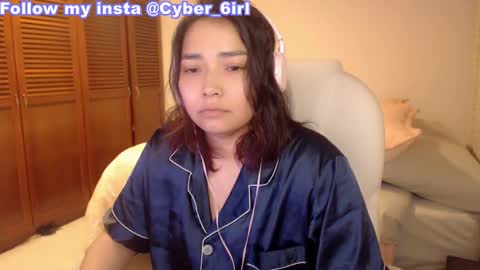 Snapshot of thetalkingbutt chatting on 02/15/26, 01:13 Mai online show from 02/15/26, 01:13