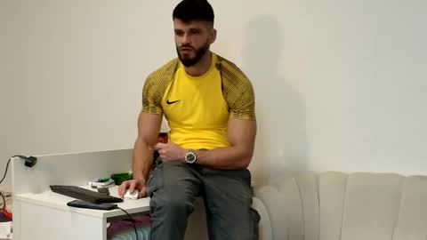 Snapshot of thetop200 chatting on 12/01/25, 07:08 TheTop online show from 12/01/25, 07:08