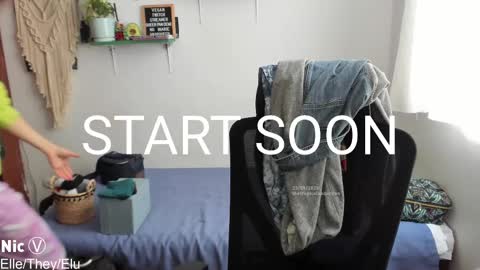 Nicole online show from 09/23/25, 01:36