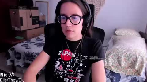 Nicole online show from 06/18/26, 09:52