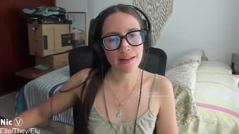 Nicole online show from 07/06/26, 08:44