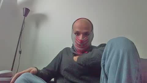 Snapshot of thetubedscarfguy chatting on 02/21/25, 01:11 Scarf guy online show from 02/21/25, 01:11